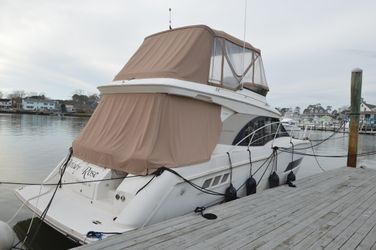 34' Carver 2016 Yacht For Sale